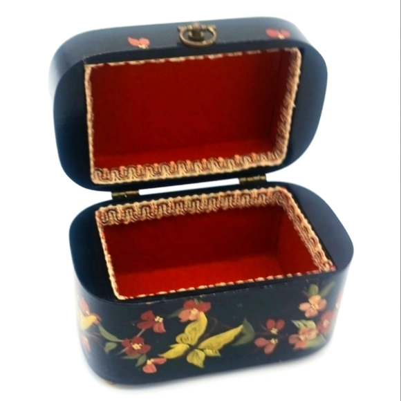 Vintage Hand Painted Trinket Box - Picture 3 of 4